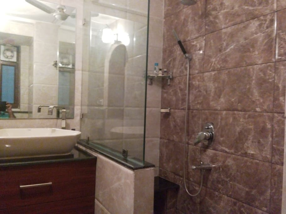 Modern Bathroom