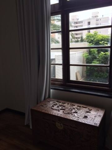 Warm, family home in Fresnaye gallery image 5