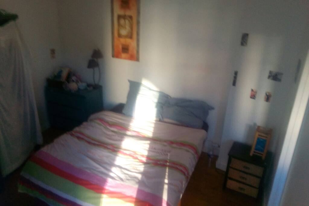 grande chambre avec lit double "king size"
