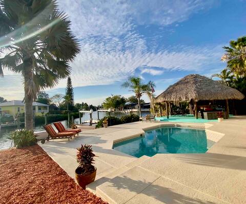 Kon-Tiki Hut Resort- Water Front