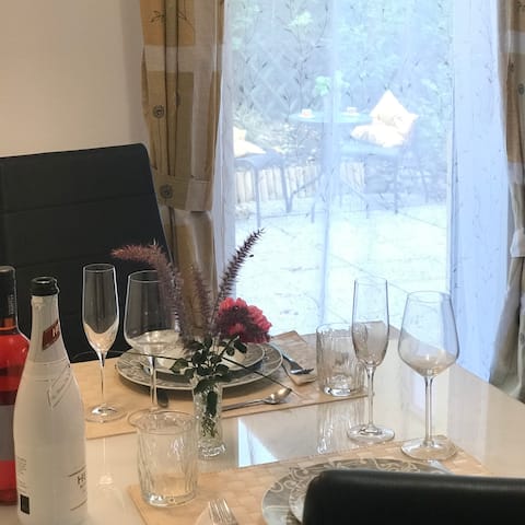 Central garden apartment "quiet and cosy" ❤️