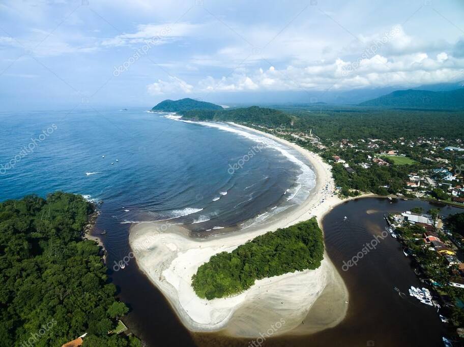 Praia de Barra do Una, considerada a praia mais linda do litoral norte! Dá para entender por que!!!