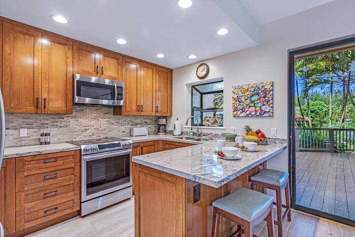 3BD NEW! Luxurious, Newly Remodeled, Walk to beach gallery image 5