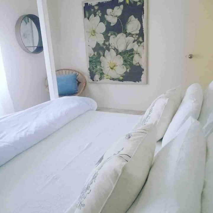 Hermoso dormitorio 1 con cama King.