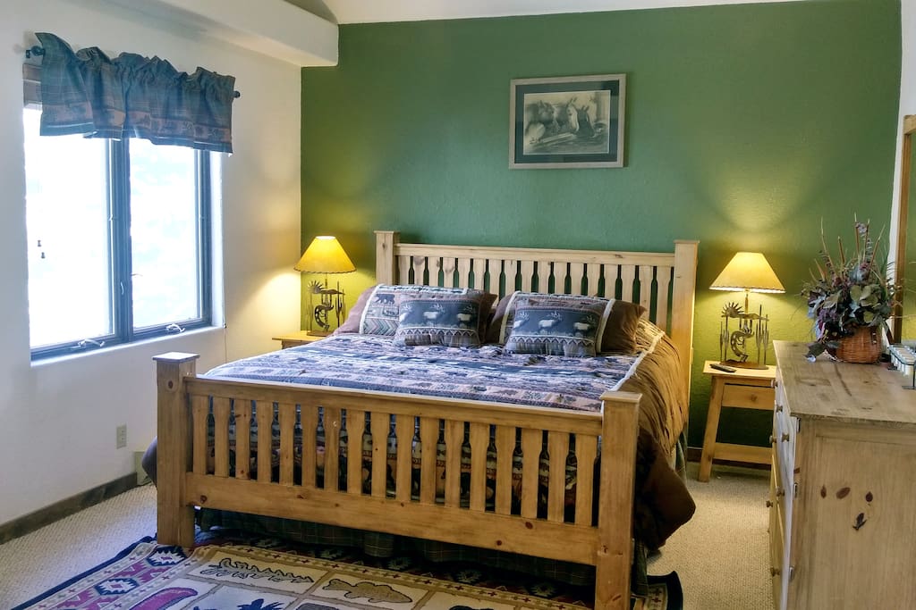 Beaver Creek West Condo #21 Master bedroom with King bed