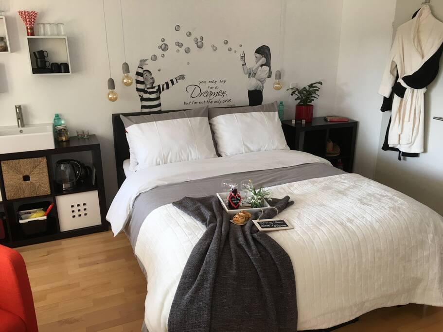 poolsuite with art on wall from Ursula