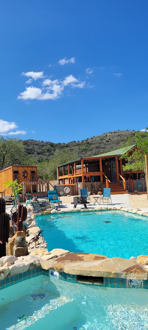 Amadeo at the Frio
Private getaway with pool & spa
