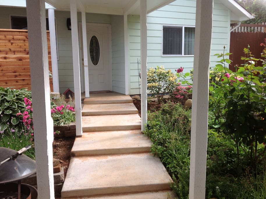 Entrance to the bungalow