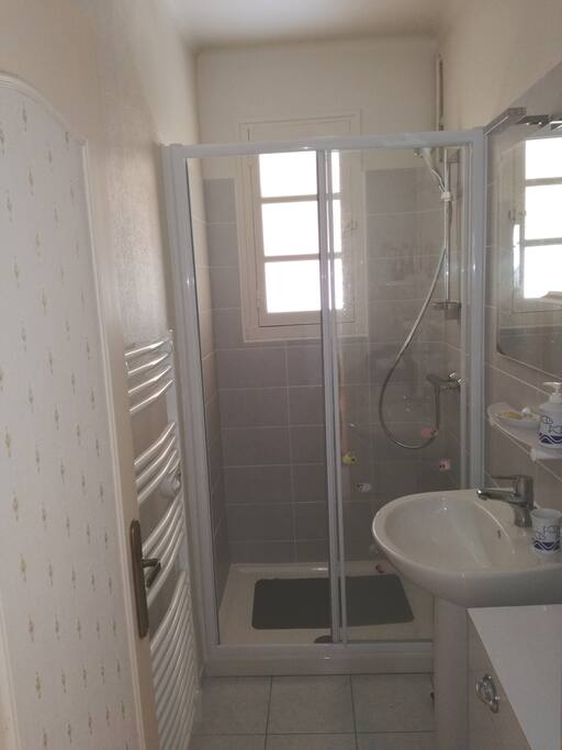 Salle de bain refaite à neuf