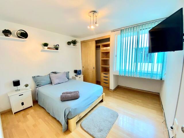 Neat & Hip Apartment in premium location (WTC)*** gallery image 4