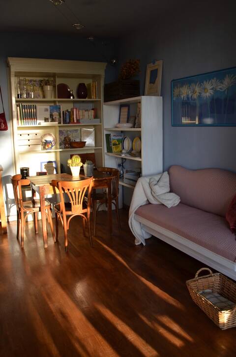 Annuncio Airbnb popolare: Casa Luna-Splendida overlooking the pool and Tuscan nature a Terricciola