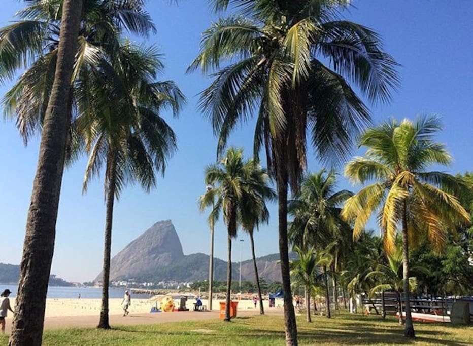 Atravessando a rua encontrará esse belo cenário | Across the street is this beautiful setting