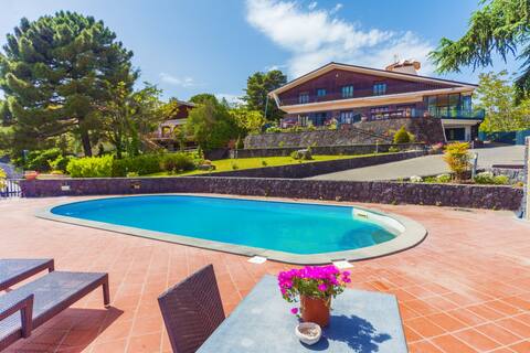 Etna Home Villa