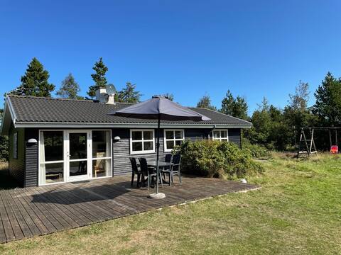 Beautiful wood house - close to the beach