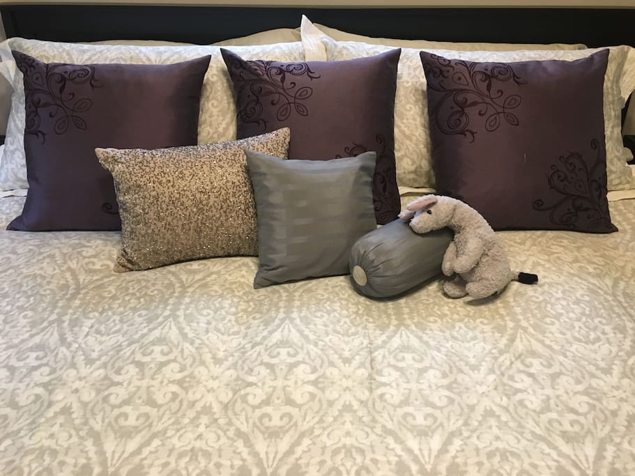 King Size Bed in Master Bedroom