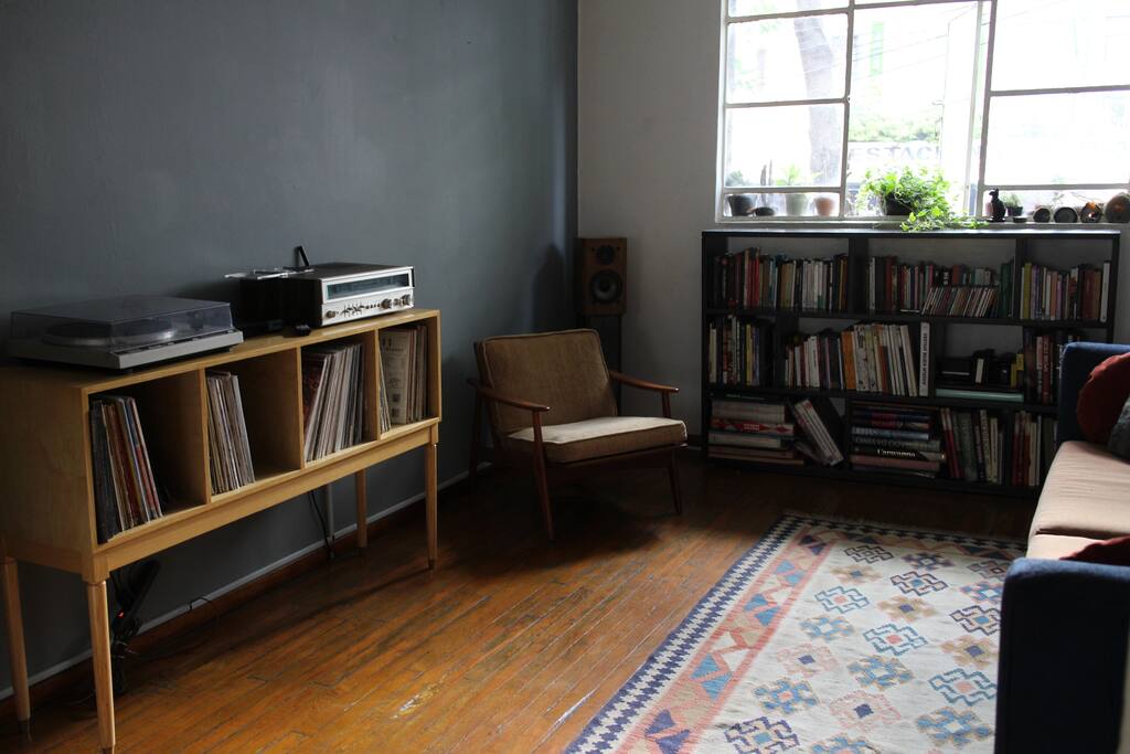 THE LIVINGROOM