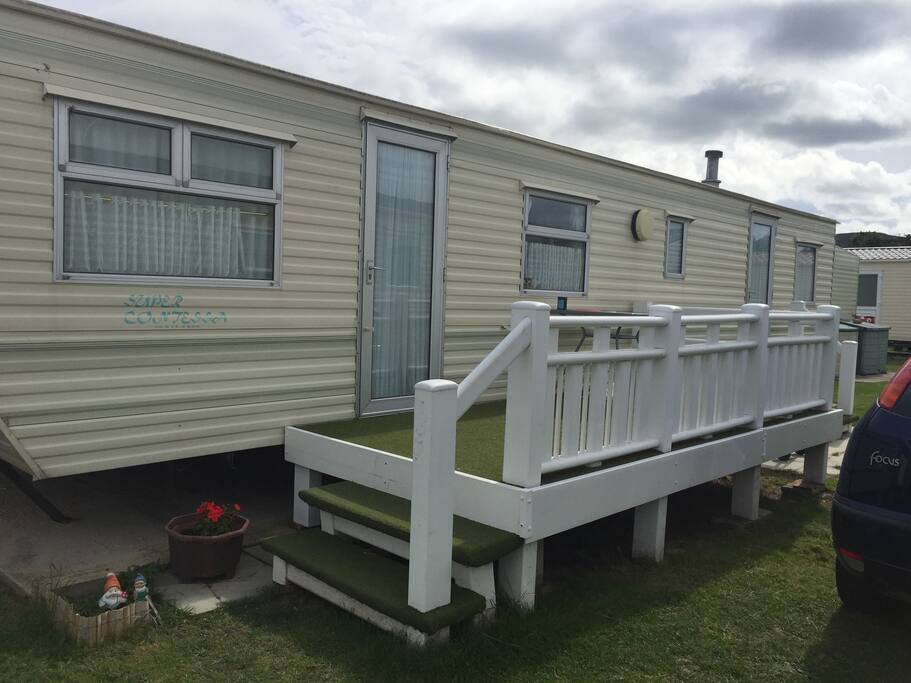 Large holiday home sleeps 6 in Prestatyn Wales
