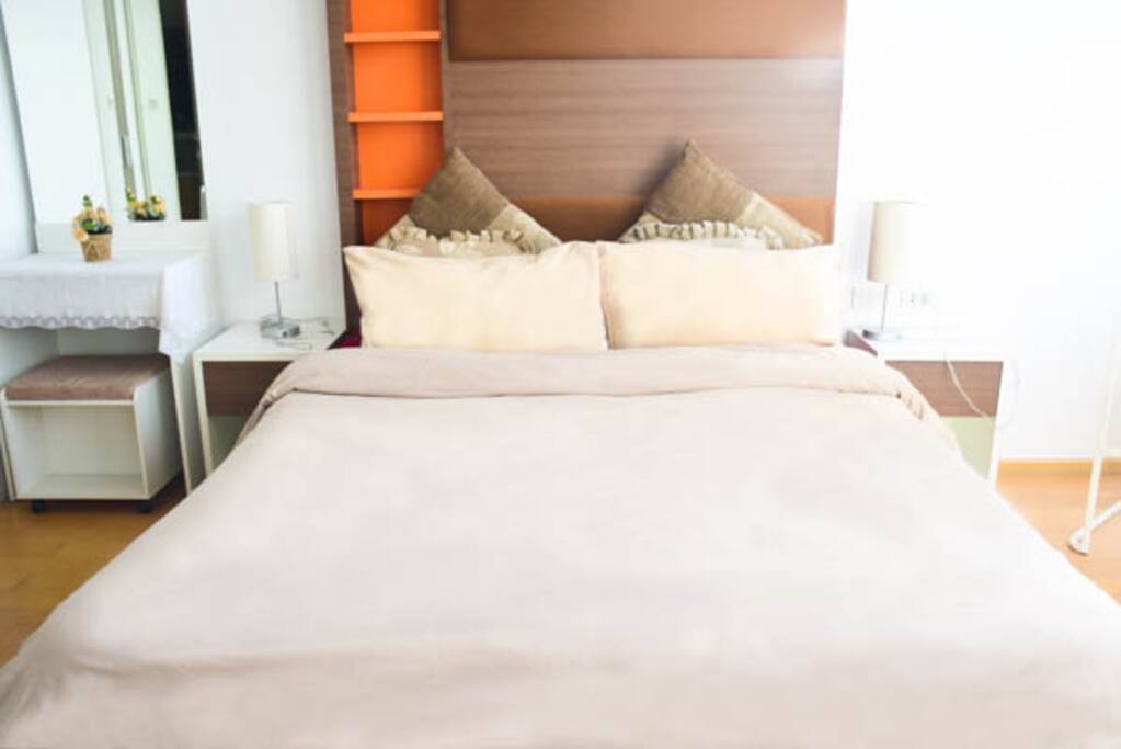 Warm and cozy bed with beautiful ambience:)