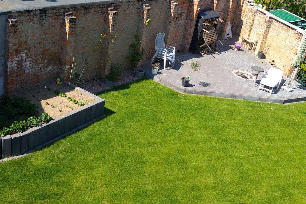 Garten mit Ecke zum Feuer machen oder Grillen