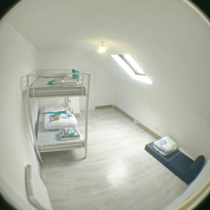 Chambre avec lits superposés