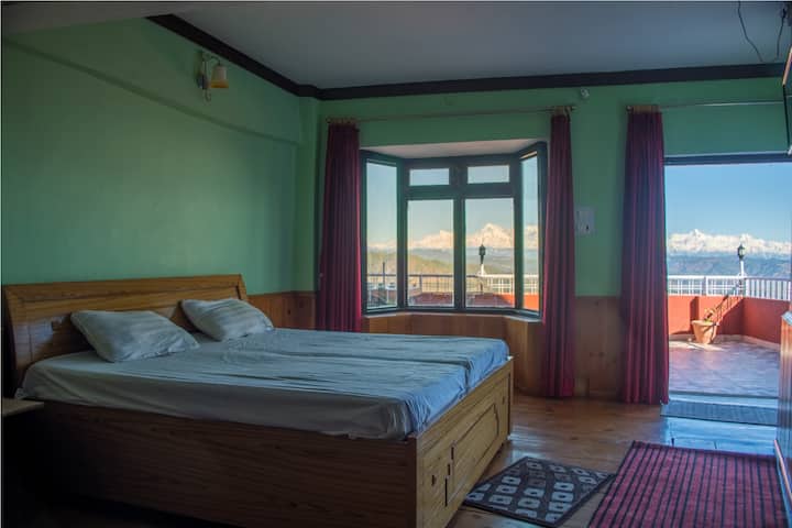 Big,cozy room with himalayan view.