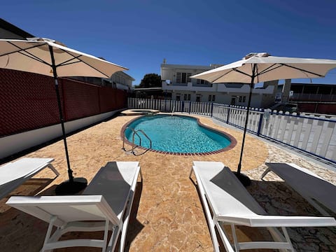 Popular Airbnb listing: Perfect Villa @ Combate with 3 Comfortable Apartments in El Combate