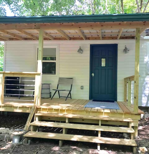 The Artist’s Little House at CHL-1hr fromNashville