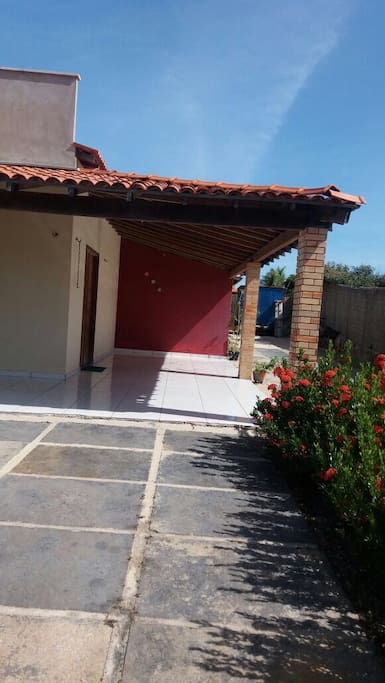 Área externa com armadores de rede