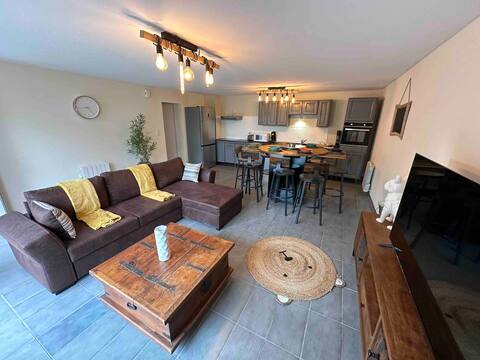 Friendly house, fully equipped