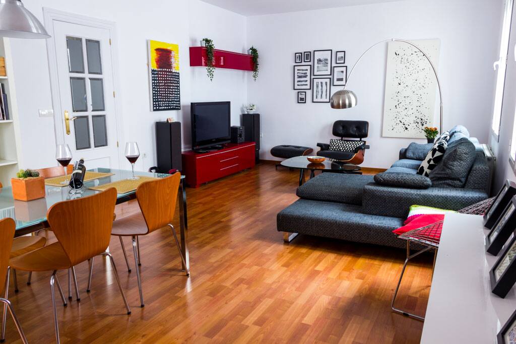 Salón de 32 m2. Living-room 32 sqm. 42´´TV, DVD, sofa chaise-long - Nueva decoración (new style)