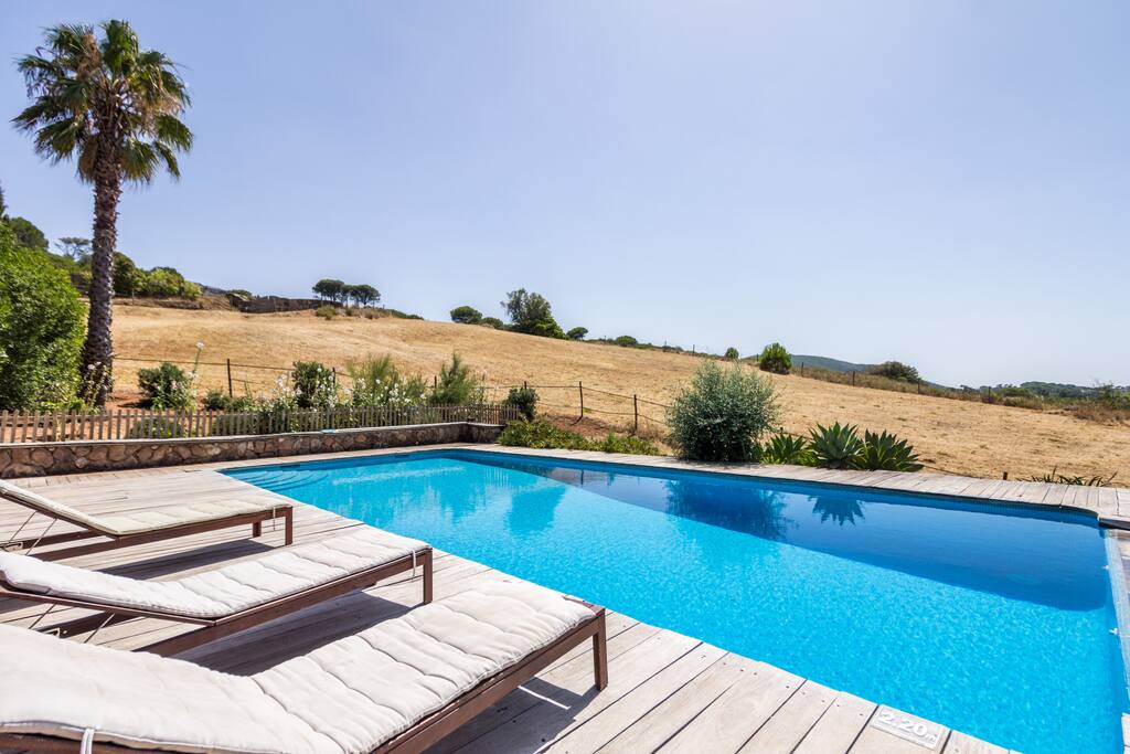 Private infinity pool