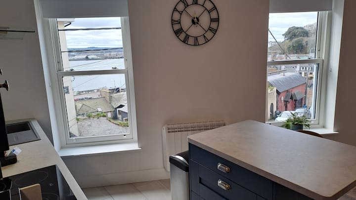 (#1a) Central 2 Bed Townhouse In Cobh - Cobh
