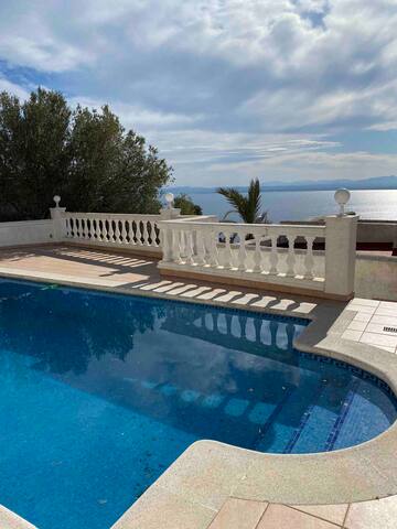 Nouveau : Villa vue incroyable proche de la plage gallery image 2