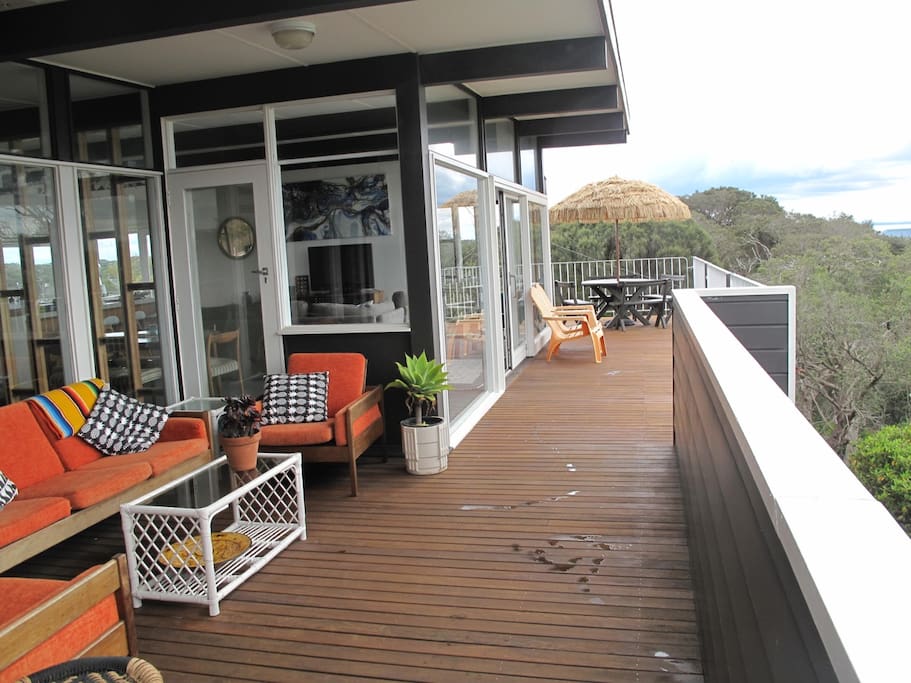 High Tide's North facing Deck.Sunny siestas with a bay view