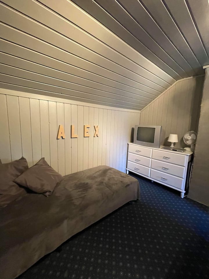 غرفة النوم 2