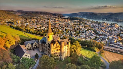 Elegant Royal Suite at Arenfels Castle