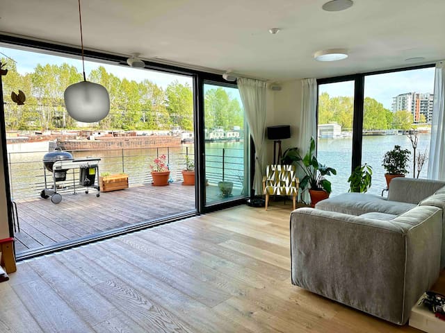 One of the kind Prague Houseboat Experience +BOAT