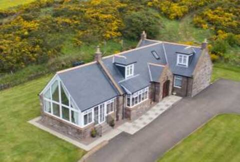 Lilybank Self Catering Luxury Cottage