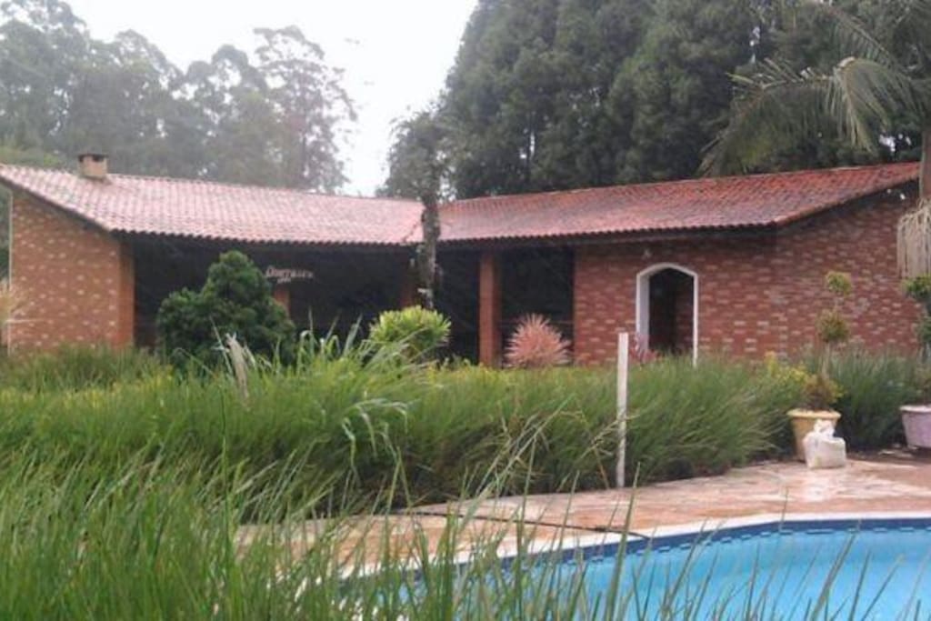 Area de lazer / piscina/ churrasqueira/ vestiario (masc e fem)/ jardim