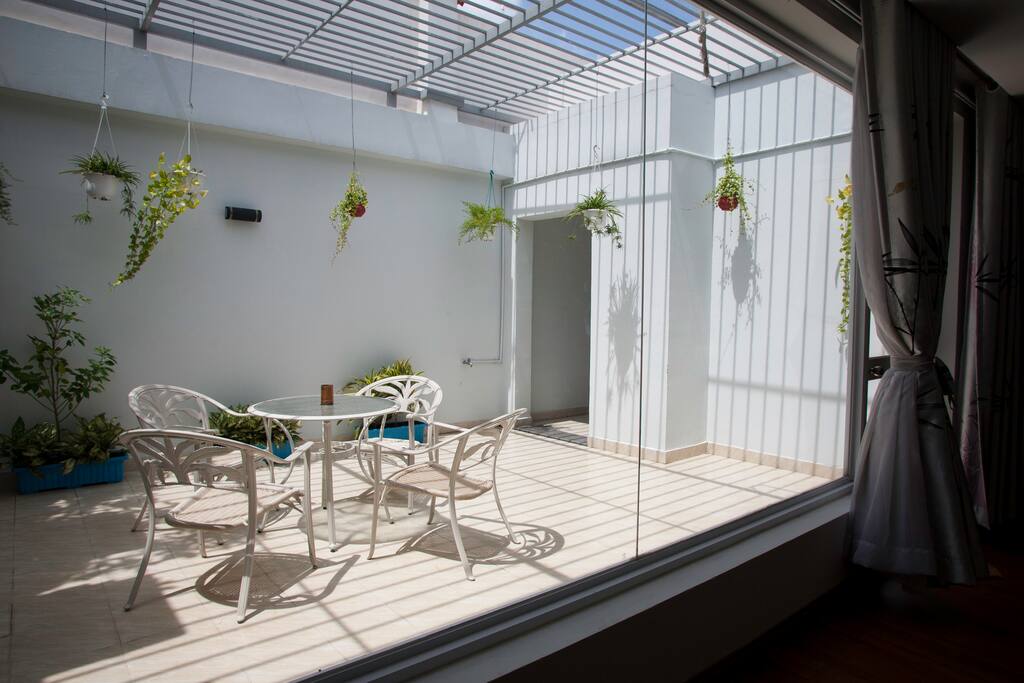 Unit 1 - River View Penthouse on 20th fl: Our garden on the balcony is a great hangout place