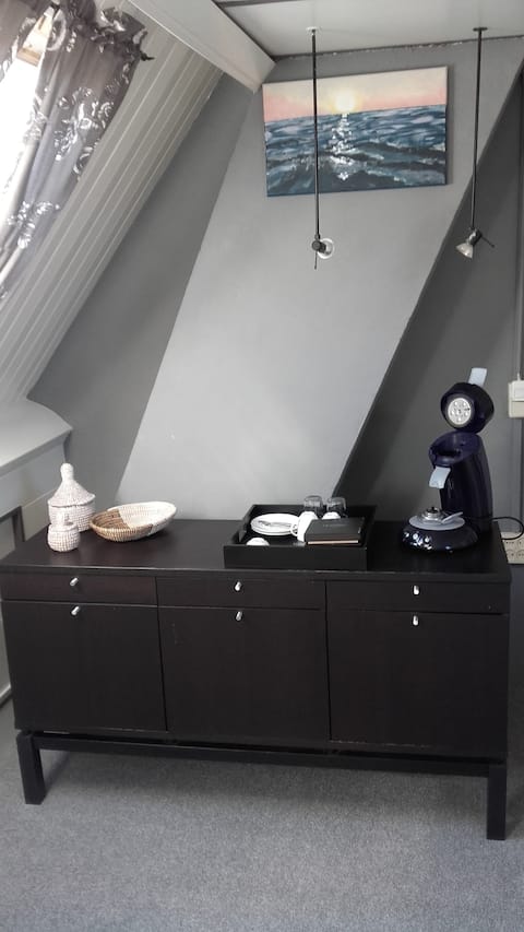 Ruime 2- persoons Zolderverdieping, zie foto's,