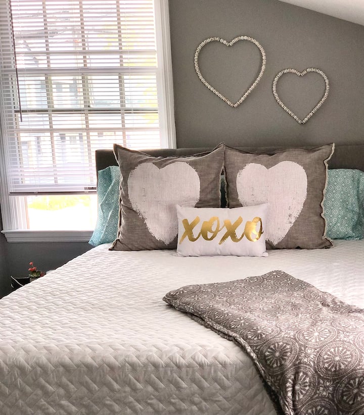 Bedroom 2 - Queen Bed & Ocean Views