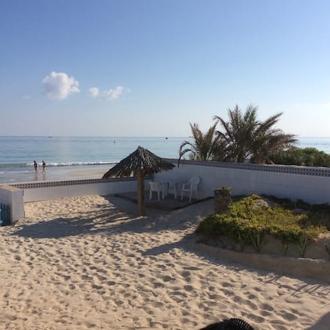Villa Sur la plage  On the beach Am Strand