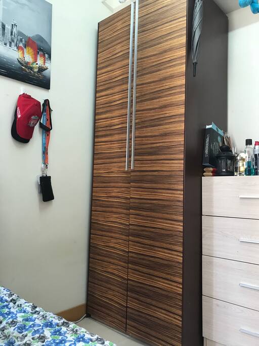 Bedroom - picture 2
