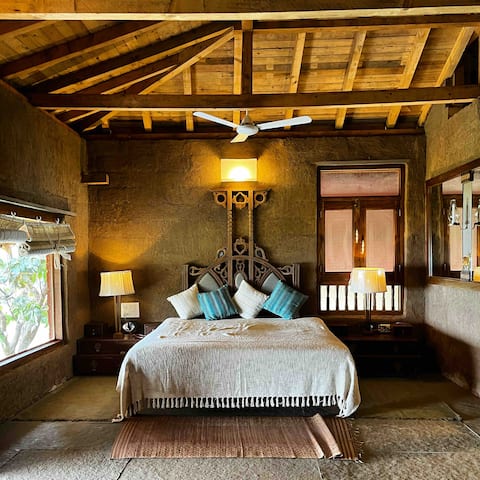 Fragrant Sun - 7 Eco Cottages near Mulshi Lake