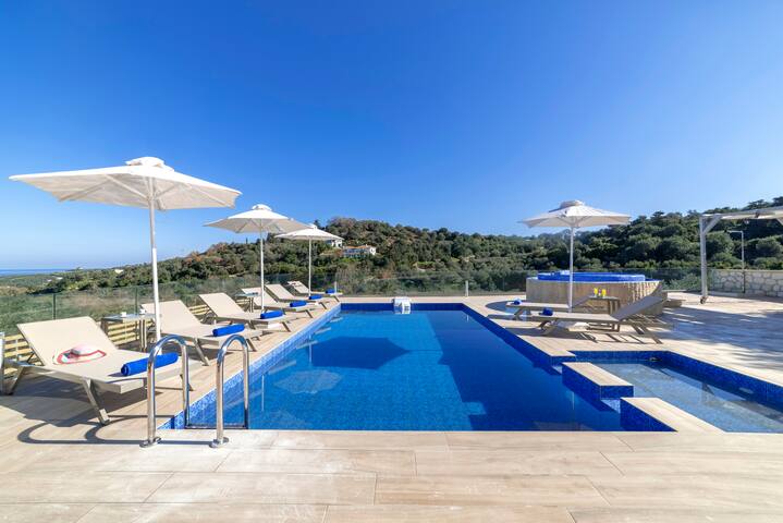 Etesians Villa, Heated Pool & Spa Whirlpool, BBQ