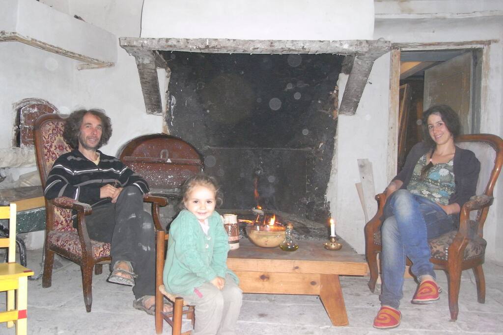 soirée tranquille devant la cheminée