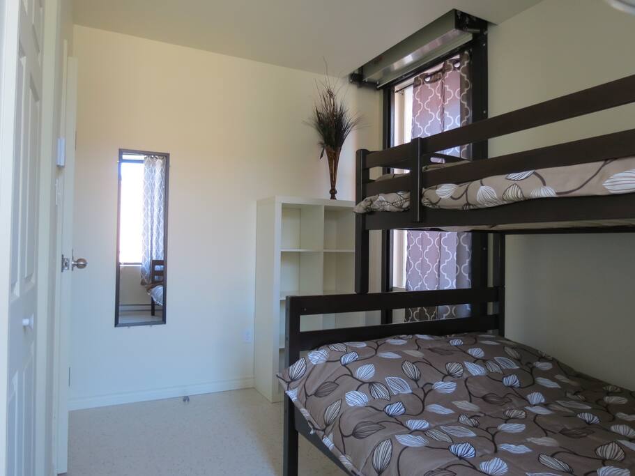 La chambre à 2 lits superposés