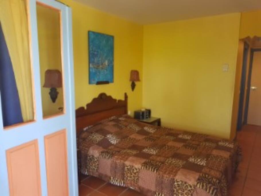 Chambre grand lit + lit 1 pers.