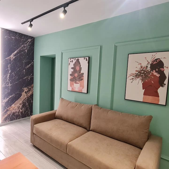 City Center Cosy Studio Apartment - Tirane